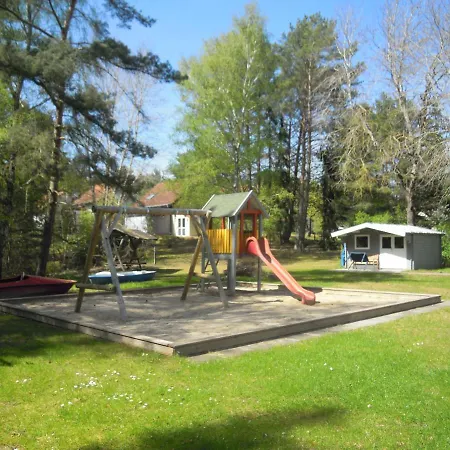 Lenzer Parkblick Am Plauer Nyaraló *